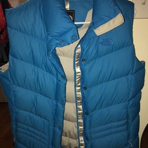 BRAND NEW THE NORTH FACE VEST WOMENS
